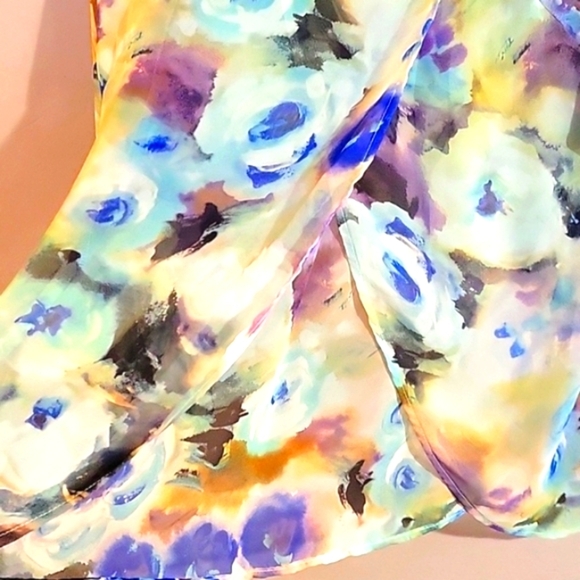 Lily White Womans Round Neck Spring Floral Open Back Sheer Blouse, Size: S - Picture 5 of 7